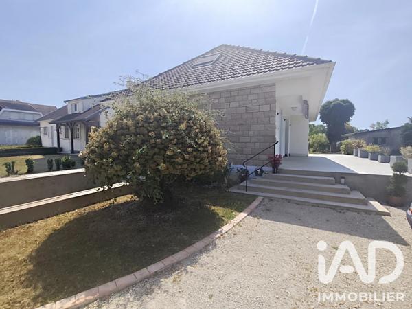 Maison à vendre 6 pièces 163 m² Pont-Sainte-Marie