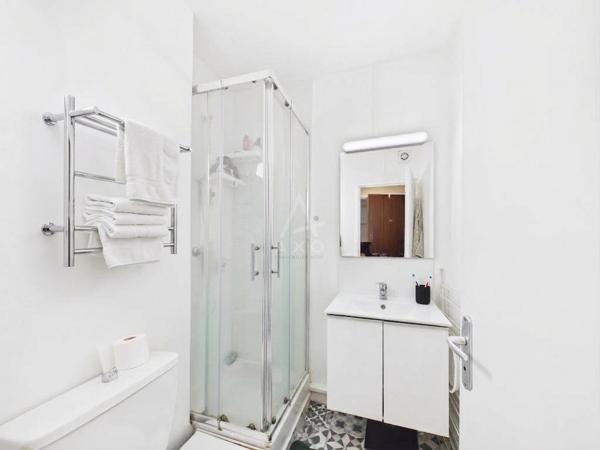 Charmant studio lumineux de 21,65 m² avec vue sur jardin — Idéal investisseur (vendu loué)