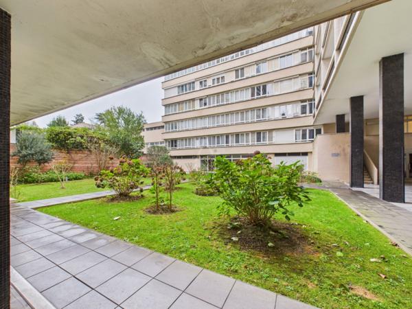 Charmant studio lumineux de 21,65 m² avec vue sur jardin — Idéal investisseur (vendu loué)
