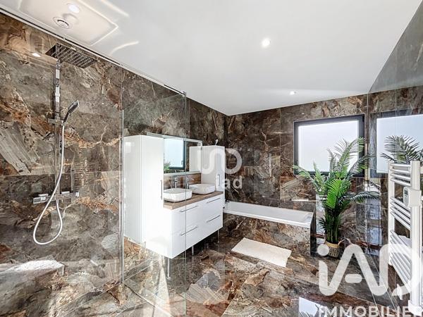 Maison à vendre 6 pièces 167 m² Lesparre-Médoc