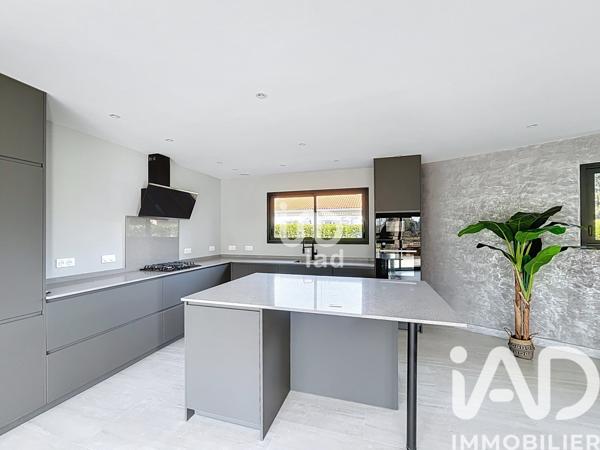 Maison à vendre 6 pièces 167 m² Lesparre-Médoc