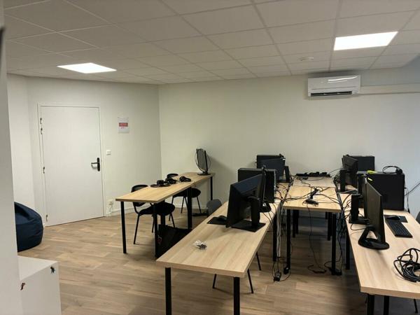 LA ROCHE-SUR-YON – BUREAUX À LA LOCATION - 770M²