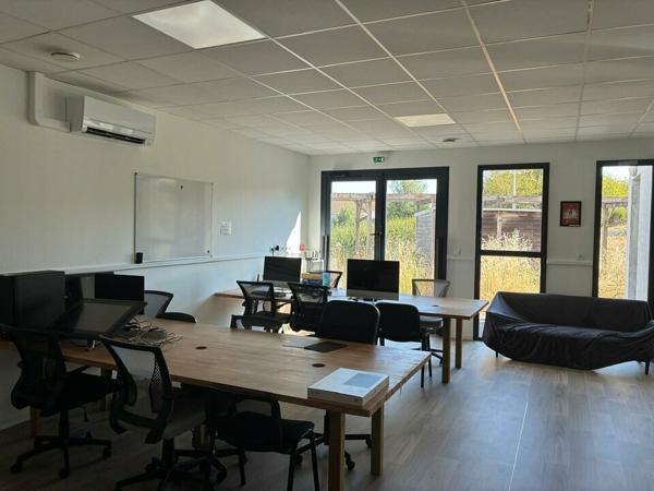LA ROCHE-SUR-YON – BUREAUX À LA LOCATION - 770M²