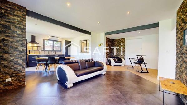 Maison moderne avec dépendance aménageable sur une belle parcelle à Gastes