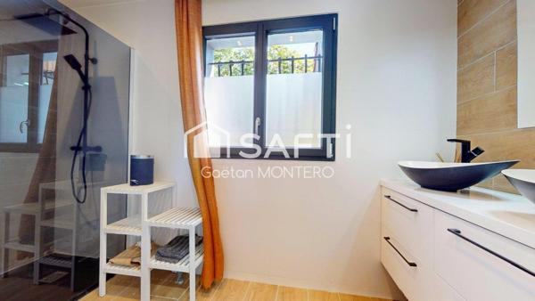 Maison moderne avec dépendance aménageable sur une belle parcelle à Gastes