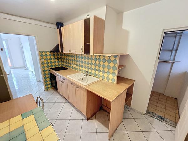 Toulon Ouest Appartement T3 de 52.35m² balcon et cave