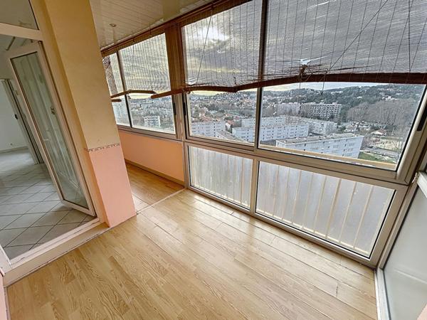 Toulon Ouest Appartement T3 de 52.35m² balcon et cave