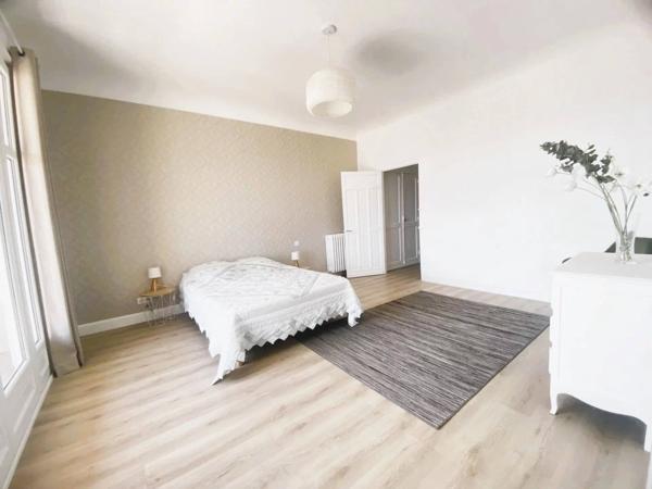 03200 VICHY -APPARTEMENT DE STANDING 3 PIÈCES AVEC BALCON TERASSE -EN SUS - PARKING GARAGE AVEC 2 PLACES DE PARKING -COEUR DE VILLE