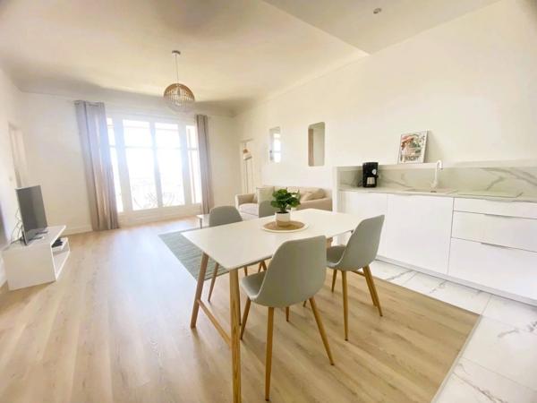 03200 VICHY -APPARTEMENT DE STANDING 3 PIÈCES AVEC BALCON TERASSE -EN SUS - PARKING GARAGE AVEC 2 PLACES DE PARKING -COEUR DE VILLE