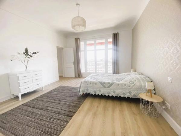 03200 VICHY -APPARTEMENT DE STANDING 3 PIÈCES AVEC BALCON TERASSE -EN SUS - PARKING GARAGE AVEC 2 PLACES DE PARKING -COEUR DE VILLE