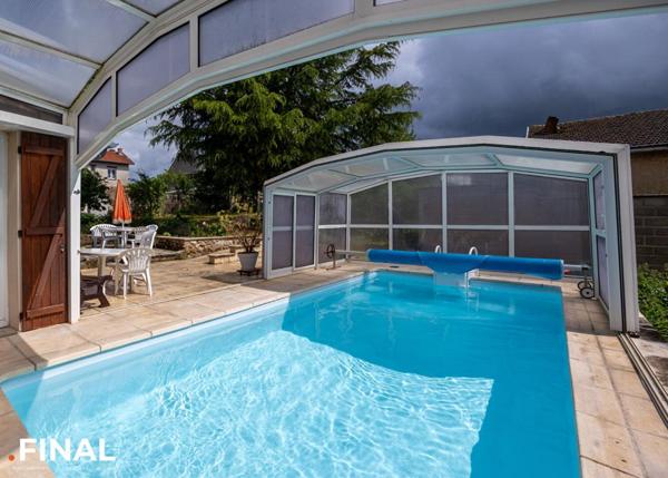 Maison familiale avec piscine et studio indépendant