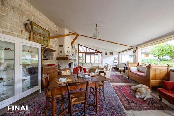 Maison familiale avec piscine et studio indépendant