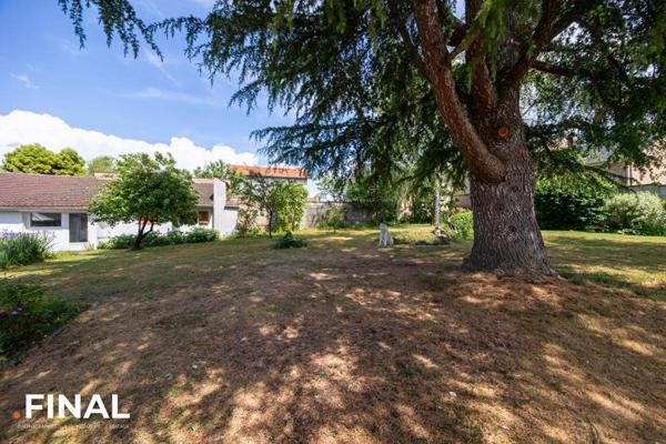 Maison familiale avec piscine et studio indépendant
