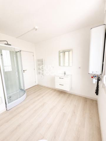 MOREUIL CENTRE – SPACIEUX APPARTEMENT T2 DE 70M² (CHARGES COMPRISES)