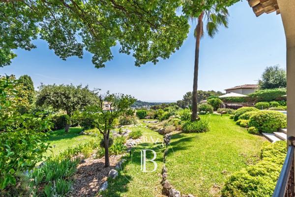 Biot, Villa 5 Chambres -  227 m² à vendre