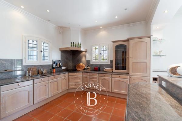 Biot, Villa 5 Chambres -  227 m² à vendre