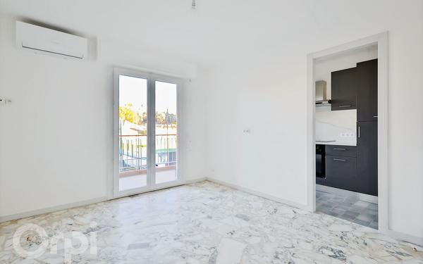 Appartement à vendre    1 pièce • 23 m2 Le Cannet