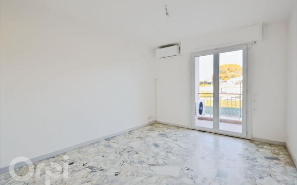 Appartement à vendre    1 pièce • 23 m2 Le Cannet