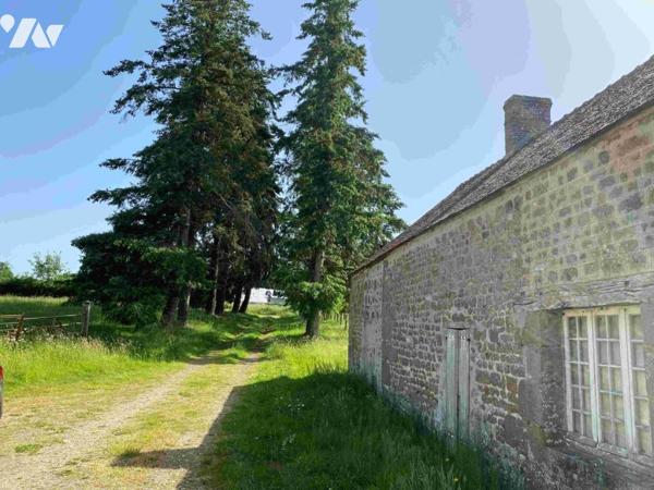 LES ROTOURS, ancien corps de ferme sur 8 000 m² de terrain