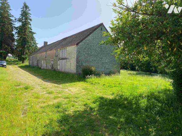 LES ROTOURS, ancien corps de ferme sur 8 000 m² de terrain