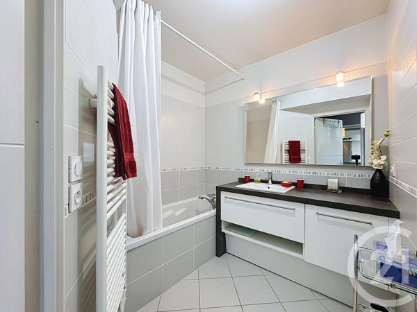 Appartement T4 à vendre  4 pièces - 92,36 m 2   LYON  - 69005