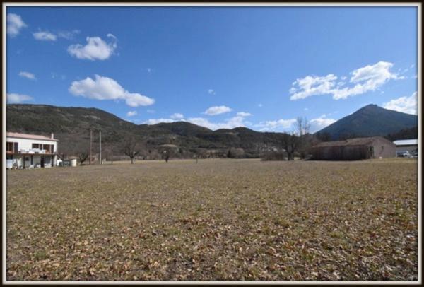Terrain à bâtir pour hangar CASTELLANE visite du 14 au 20 juin