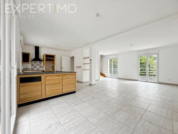 Maison neuve, individuelle, édifié sur sous-sol total