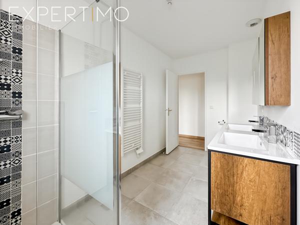 Maison neuve, individuelle, édifié sur sous-sol total