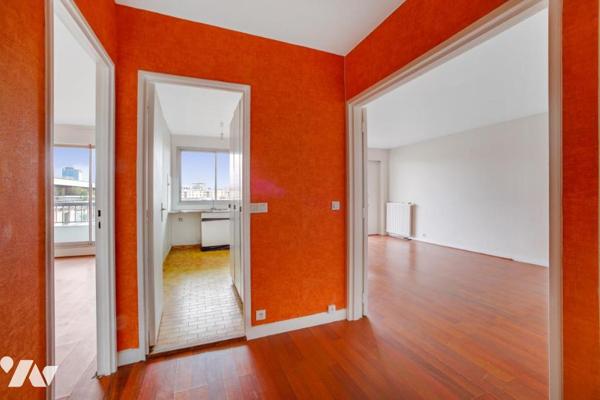 Appartement au 10ème étage, vue dégagée