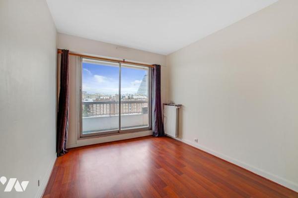 Appartement au 10ème étage, vue dégagée