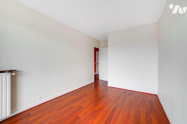 Appartement au 10ème étage, vue dégagée