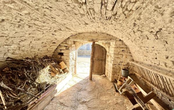 Vente Maison Caussenarde avec cour à rénover Gorges-du-tarn-causses   