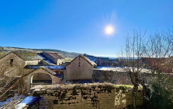 Vente Maison Caussenarde avec cour à rénover Gorges-du-tarn-causses   