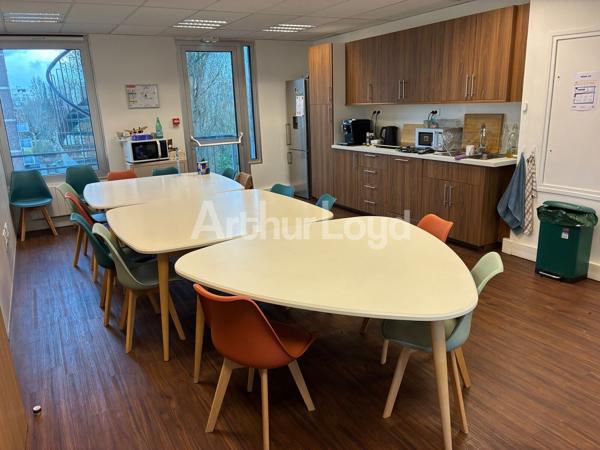 Bureau à louer Villeneuve-d'Ascq terrasses et desserte transports en commun