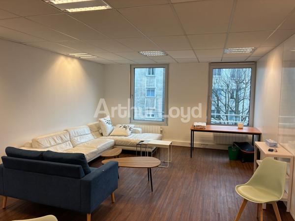 Bureau à louer Villeneuve-d'Ascq terrasses et desserte transports en commun