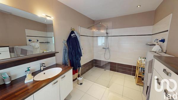 Maison 7 pièces de 209 m² à Milly-la-Forêt (91490)