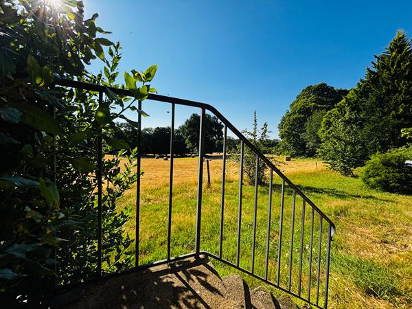 À vendre Chamboulive propriété en pierre, à proximité de Seilhac.