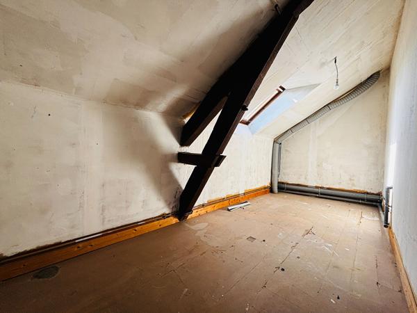 À vendre Chamboulive propriété en pierre, à proximité de Seilhac.