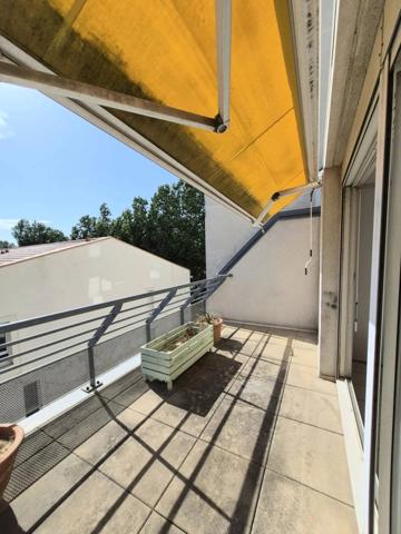STUDIO DANS RESIDENCE AVEC ASCENSEUR ET PARKING