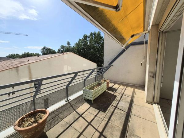 STUDIO DANS RESIDENCE AVEC ASCENSEUR ET PARKING