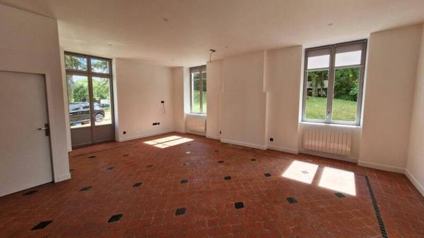 Appartement 4 pièces                                        - 69410 Champagne-au-Mont-d'Or Réf : 4307