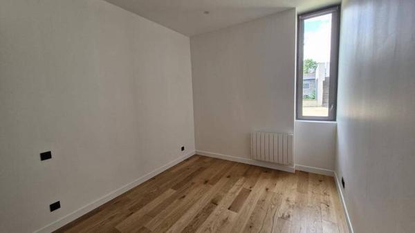 Appartement 4 pièces                                        - 69410 Champagne-au-Mont-d'Or Réf : 4307