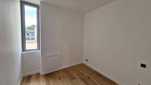 Appartement 4 pièces                                        - 69410 Champagne-au-Mont-d'Or Réf : 4307