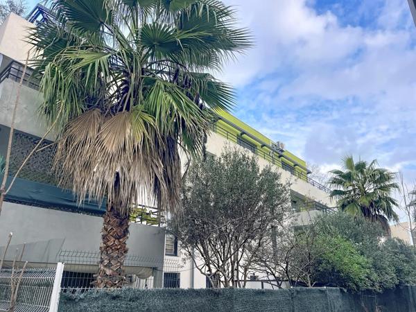 GARAGE FERME EN SOUS SOL