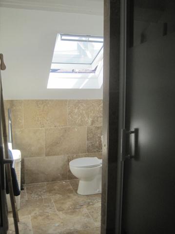 A LOUER STUDIO  MEUBLE PROCHE CENTRE VILLE ET ECOLES A ST QUENTIN 02100