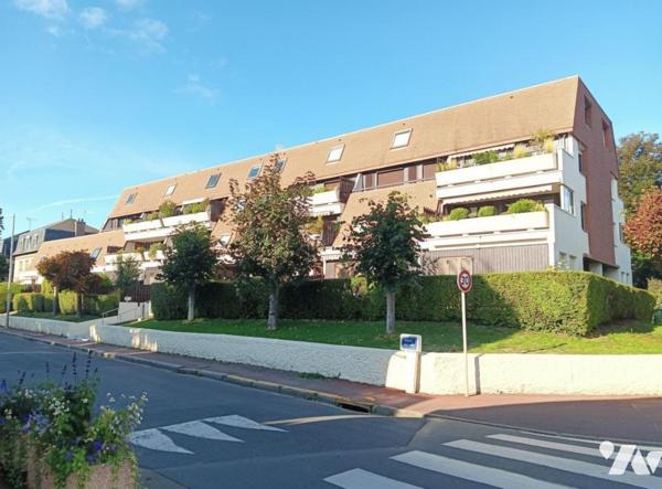 Résidence prisée à Cabourg – Duplex lumineux avec terrasse sud-ouest