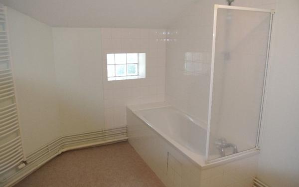 Appartement à louer    3 pièces • 86,70 m2 Montluçon