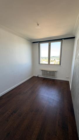 F3 DE 53 M2 À ST ETIENNE MONTAUD