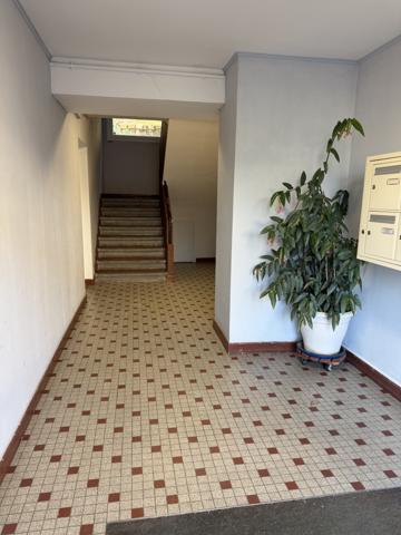 F3 DE 53 M2 À ST ETIENNE MONTAUD