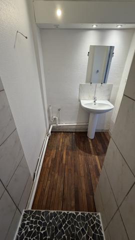 F3 DE 53 M2 À ST ETIENNE MONTAUD